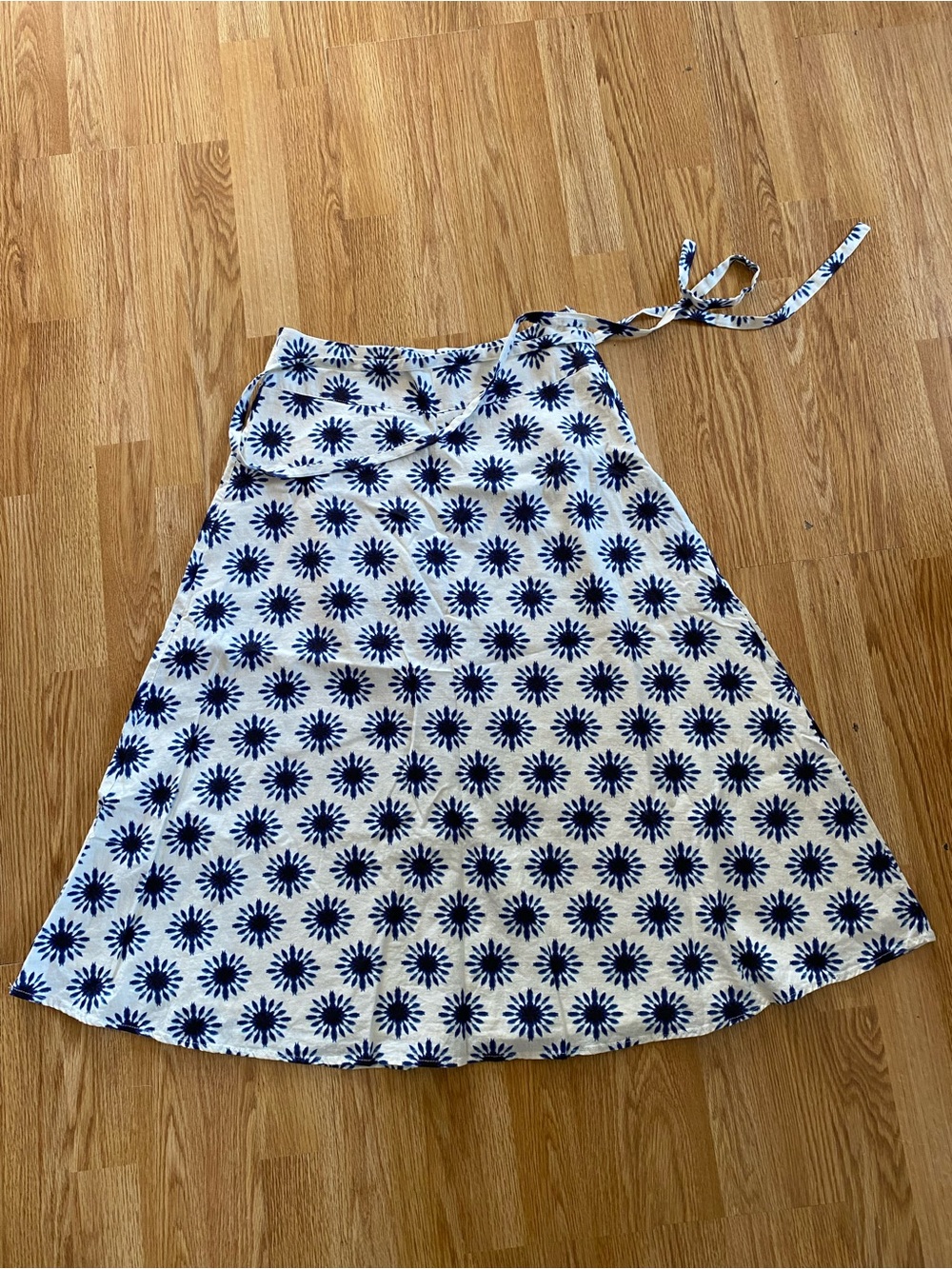 LOFT White Wrap Skirt with Navy Floral Medallions